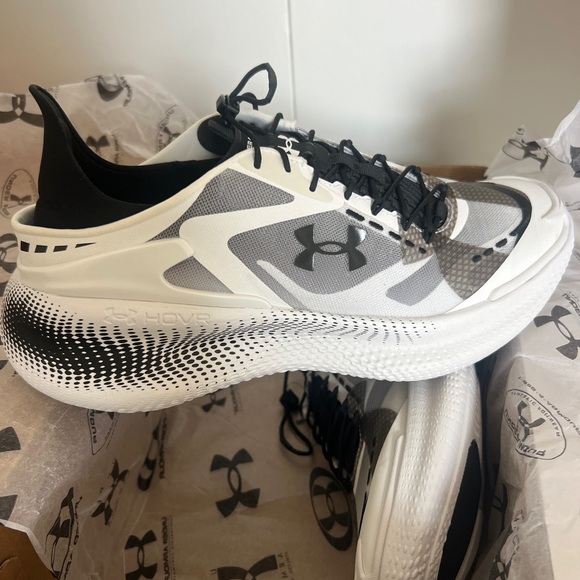 Under Armour White and Black Echo Shoes m7.5/w9 - Picture 2 of 4